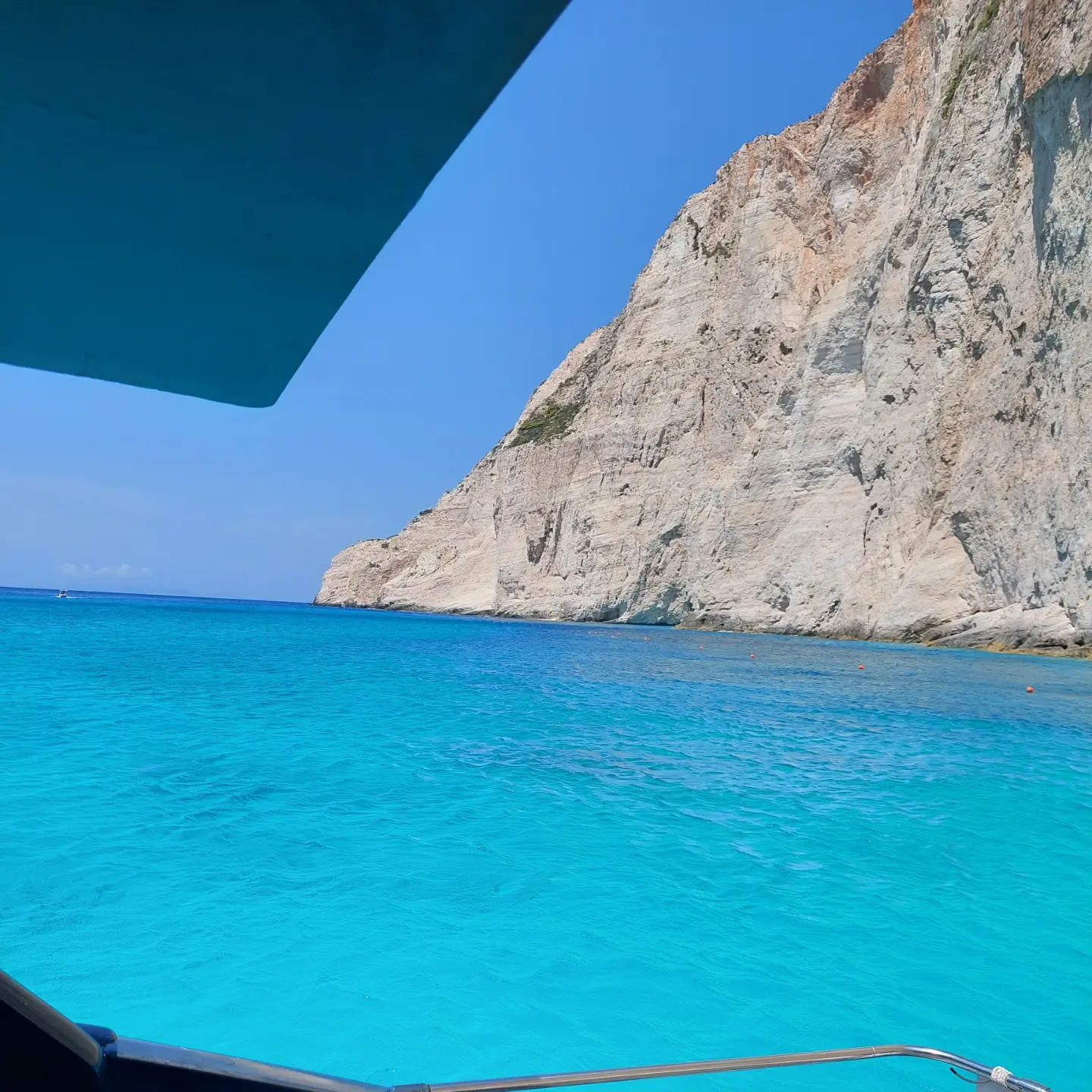 Kefalonia
Zakynthos
Griekse eilanden
Vakantie met kinderen
Prachtige stranden
Myrtos Beach
Navagio Beach
Xi Beach
Schildpadden spotten
Familieavontuur
Culinaire ervaringen
Moussaka
Griekse keuken
Reis met kinderen
Ionische Zee
Blauwe grotten
Kasteel van Assos
Familievakantie