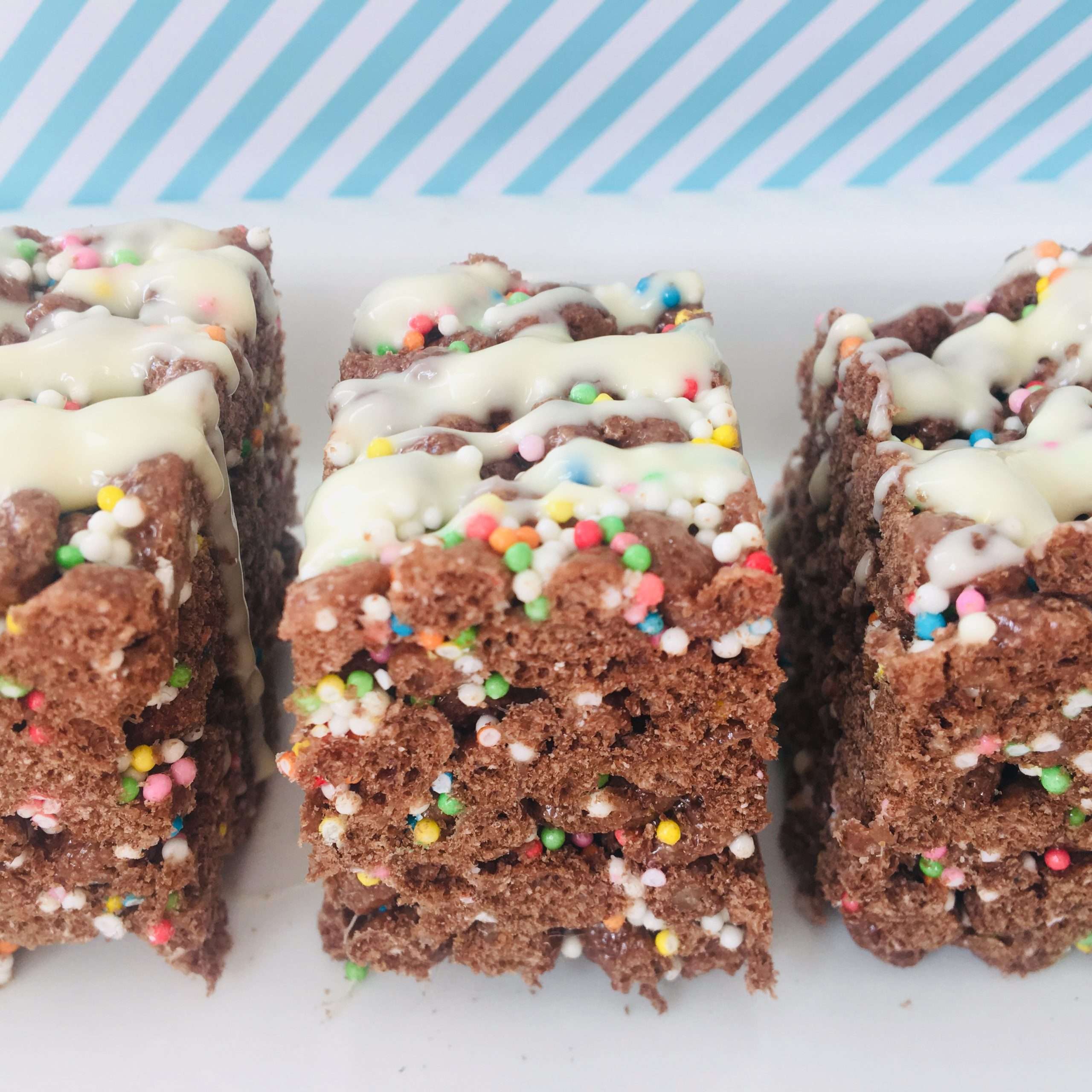 Rice Krispies
Marshmallows
Boter
Chocolade
Traktatie
Snack
Recept
Zoet
Dessert
Homemade