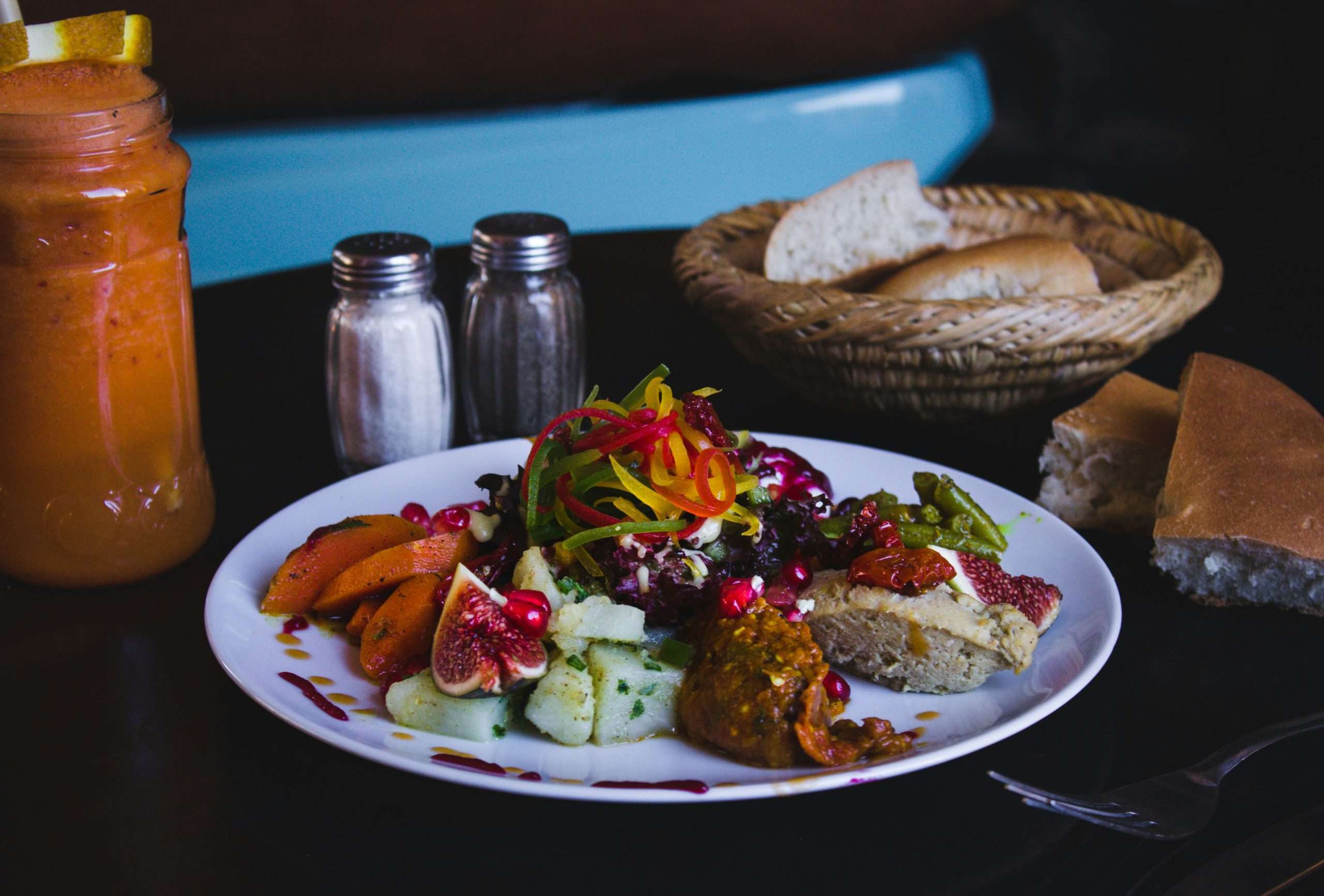 Vakantiegevoel
Zomer
Keukeninspiratie
Thuis koken
Griekse keuken
Tzatziki
Pitabrood
Santorini
Spaanse keuken
Paella
Keramieken schaaltjes
Mediterrane sfeer
Gezellig tafelen
Buiten eten
Vakantieherinneringen
Sfeervol eten
Familie eten
Kookinspiratie
Eetmomenten
Gezonde snacks